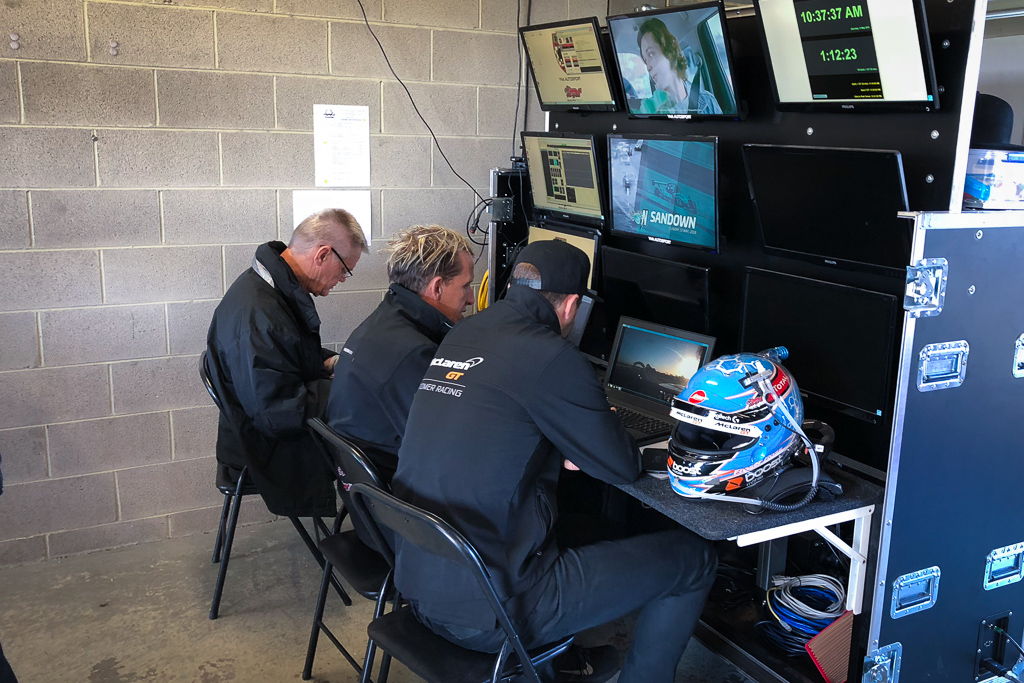 McElrea Racing in the pits at Sandown with the Porsche GT3 Cup Challenge