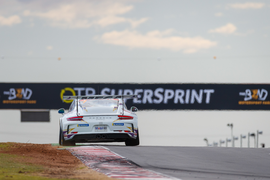 Warren Luff #7 racing at The Bend Motorsport Park 2019