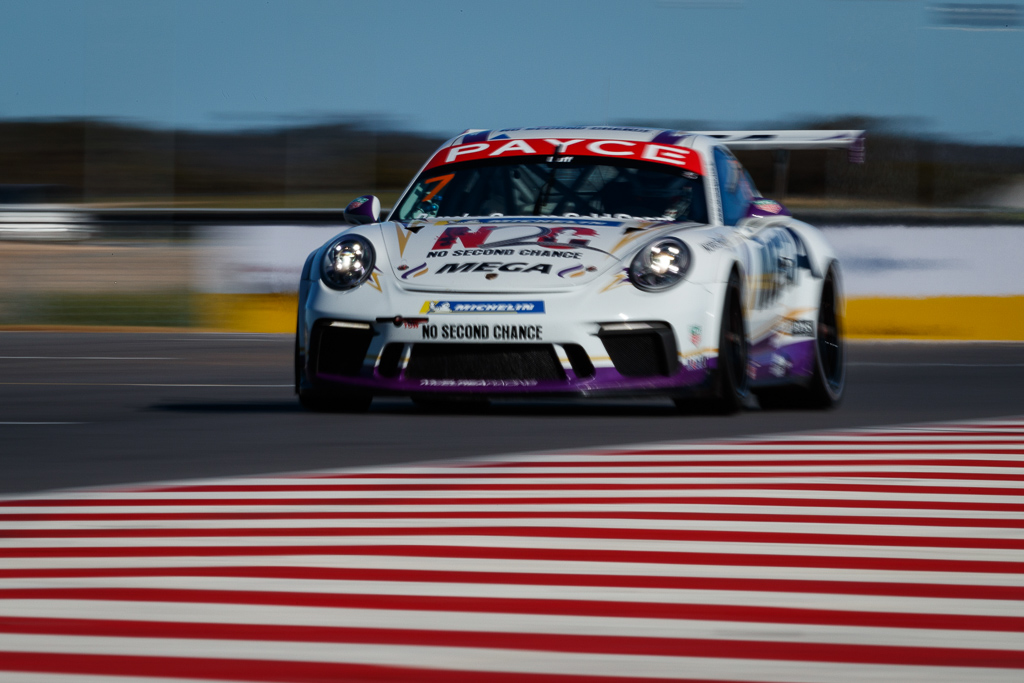 Warren Luff #7 racing at The Bend Motorsport Park 2019