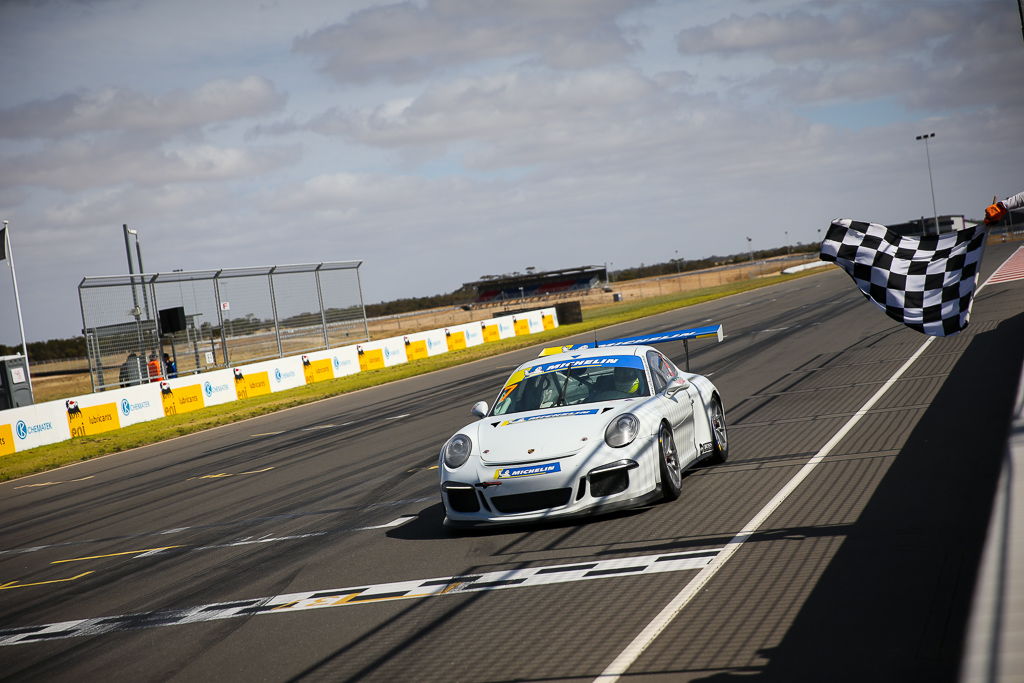 Harri Jones with McElrea Racing at Tailem Bend for round 6 of the Porsche GT3 Cup Challenge 2019