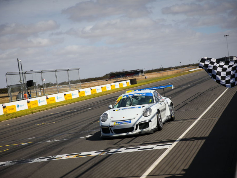 Ryan Suhle #7 racing at The Bend Motorsport Park 2019