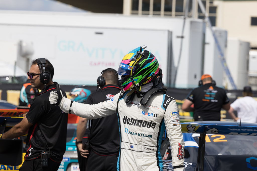 Harri Jones #12 racing at Sandown International Raceway 2021