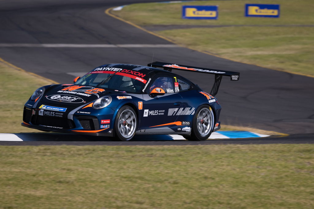 Tim Miles #7 racing at Sandown International Raceway 2021