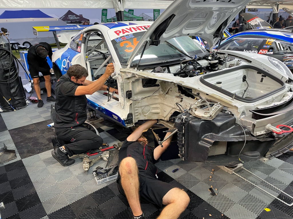 Cooper Murray with McElrea Racing in the Porsche Carrera Cup at The Bend 2021