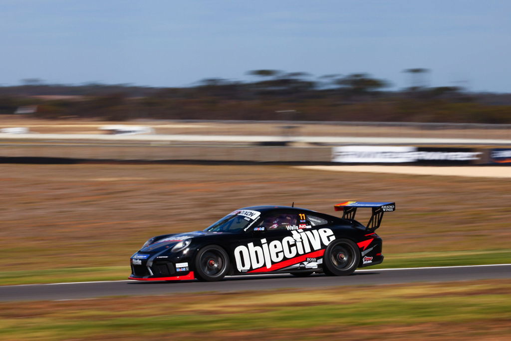 Jackson Walls with McElrea Racing in the Porsche Carrera Cup at The Bend 2021