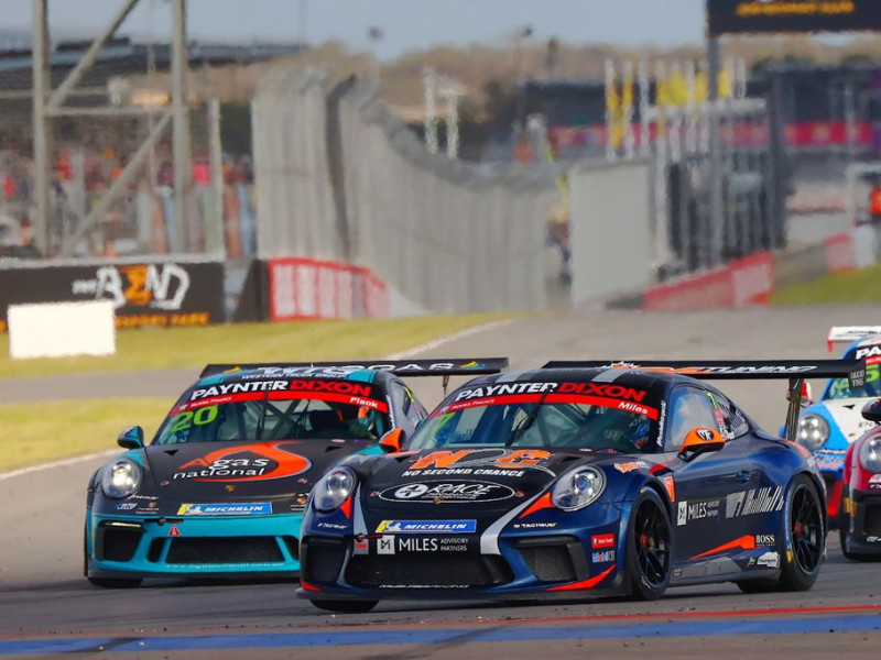 Tim Miles #7 racing at The Bend Motorsport Park 2021