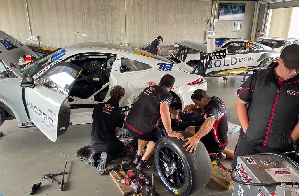 Tom McLennan #81 racing at The Bend Motorsport Park 2022