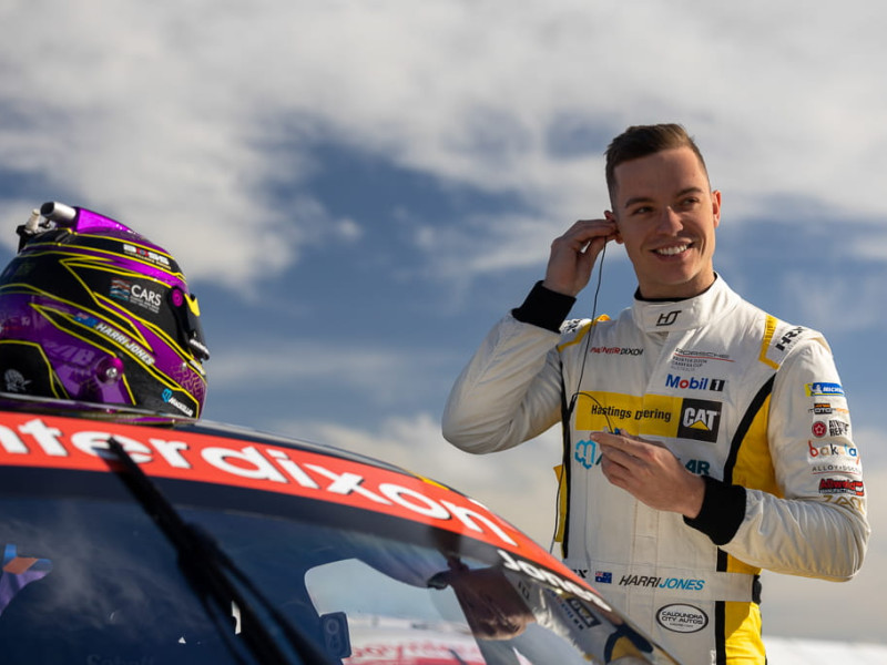 Harri Jones #12 racing at The Bend Motorsport Park 2022