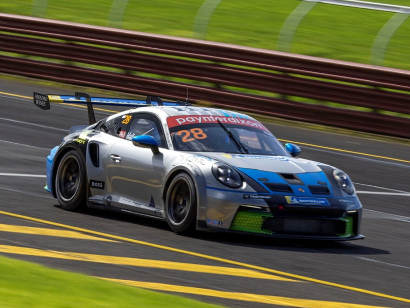 Bayley Hall #28 racing at Sandown International Raceway 2022