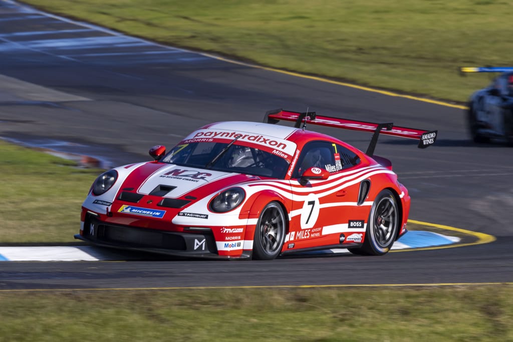 Tim Miles #7 racing at Sandown International Raceway 2022