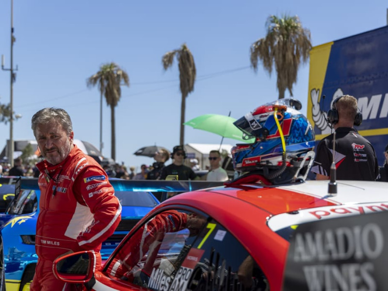Tim Miles #7 racing at Surfers Paradise Street Circuit 2022