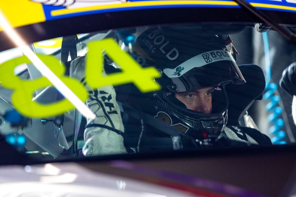 Brett Boulton #84 racing at The Bend Motorsport Park 2023