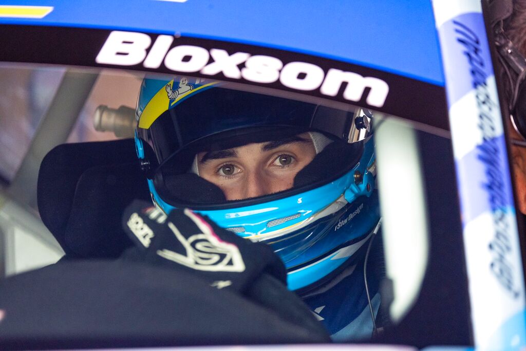 Lockie Bloxsom #23 racing at The Bend Motorsport Park 2023