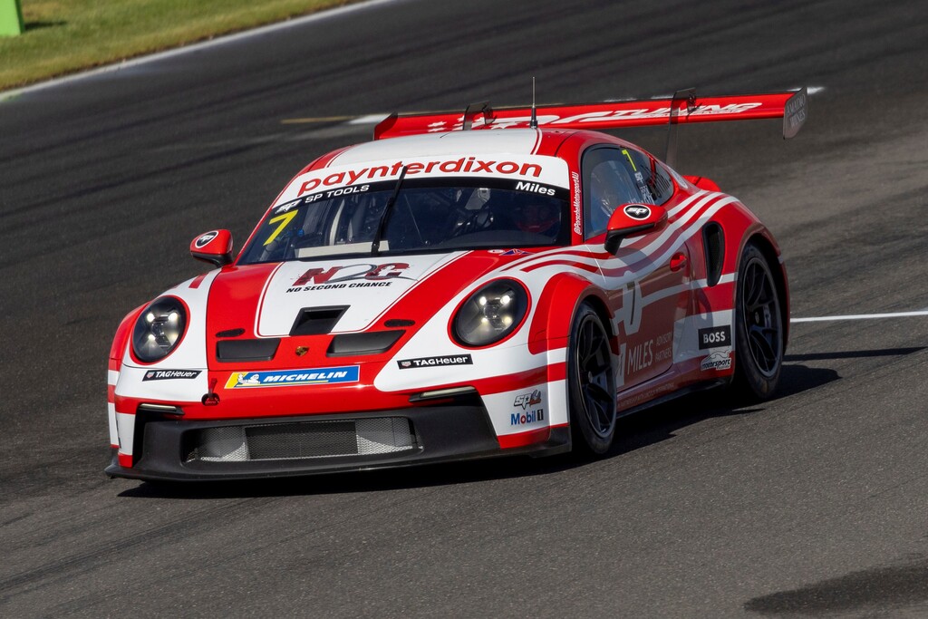 Tim Miles #7 racing at The Bend Motorsport Park 2023