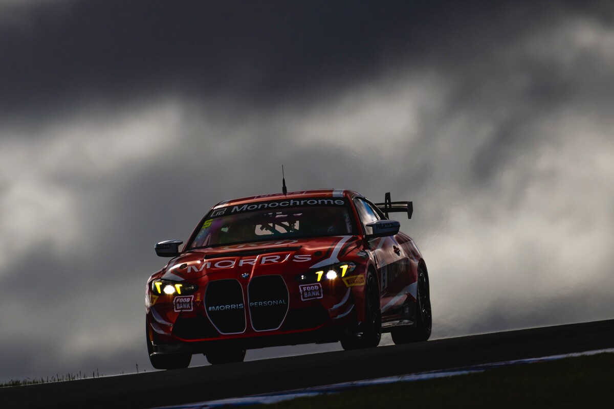 Nathan Murray #5 racing at The Bend Motorsport Park 2026